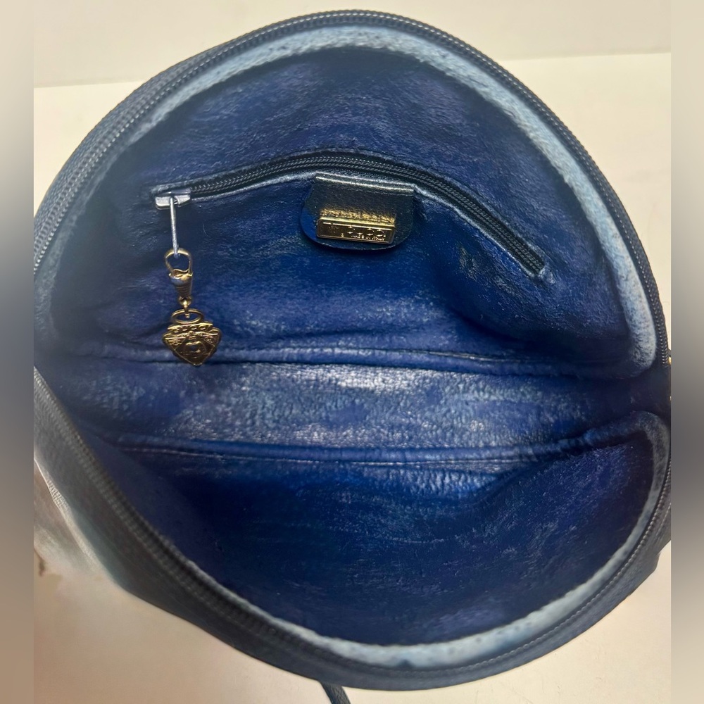 Gucci Vintage Oval Crossbody in Navy - Picture 15 of 16